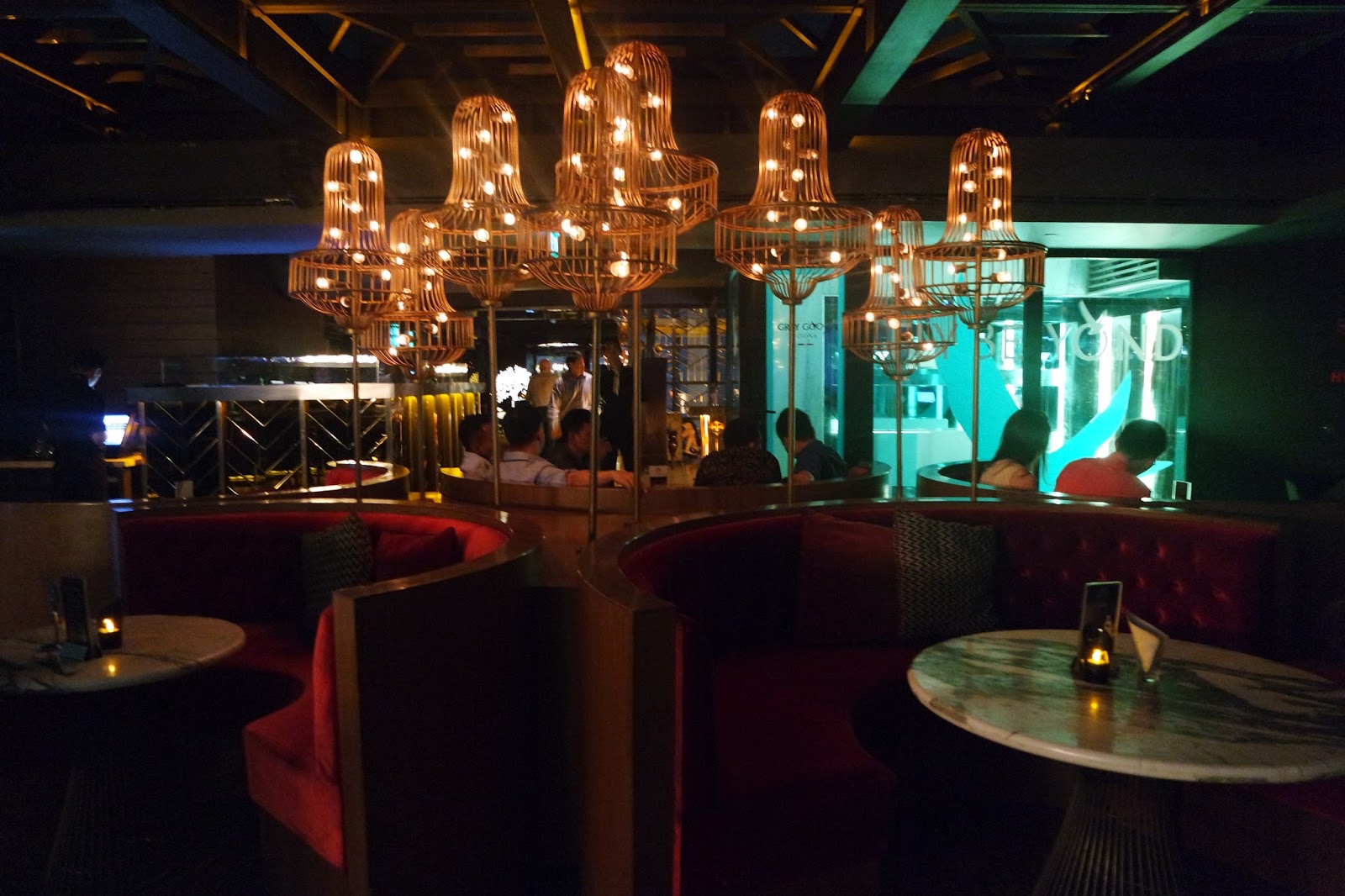 Cloud Lounge Sekaligus Rooftop Bar di Kota Jakarta