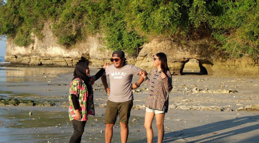 pantai karang bandung