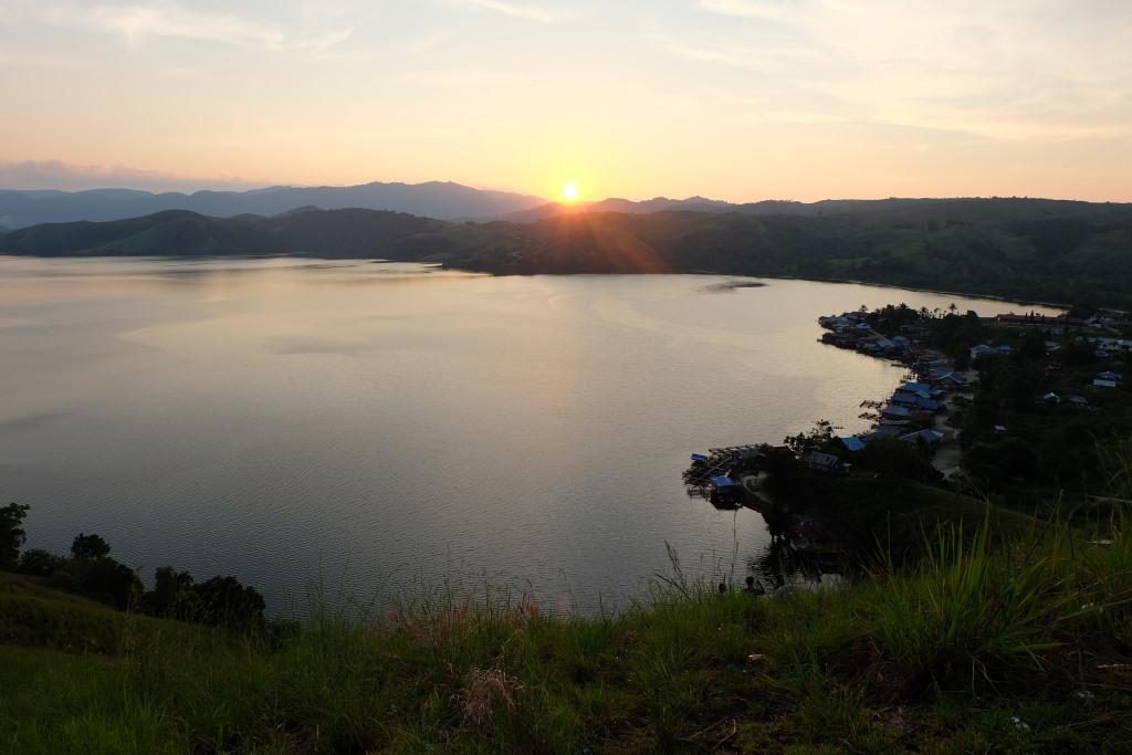 sunset bukit teletubbies