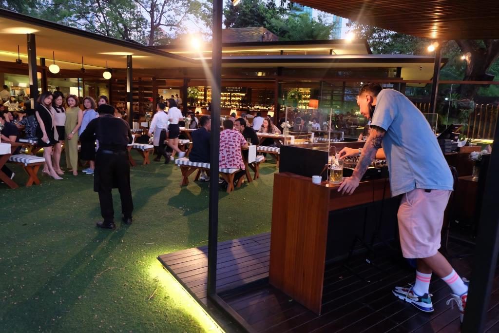 cork & screw country club