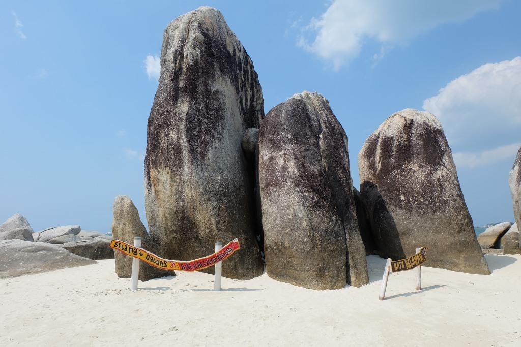 pulau batu berlayar