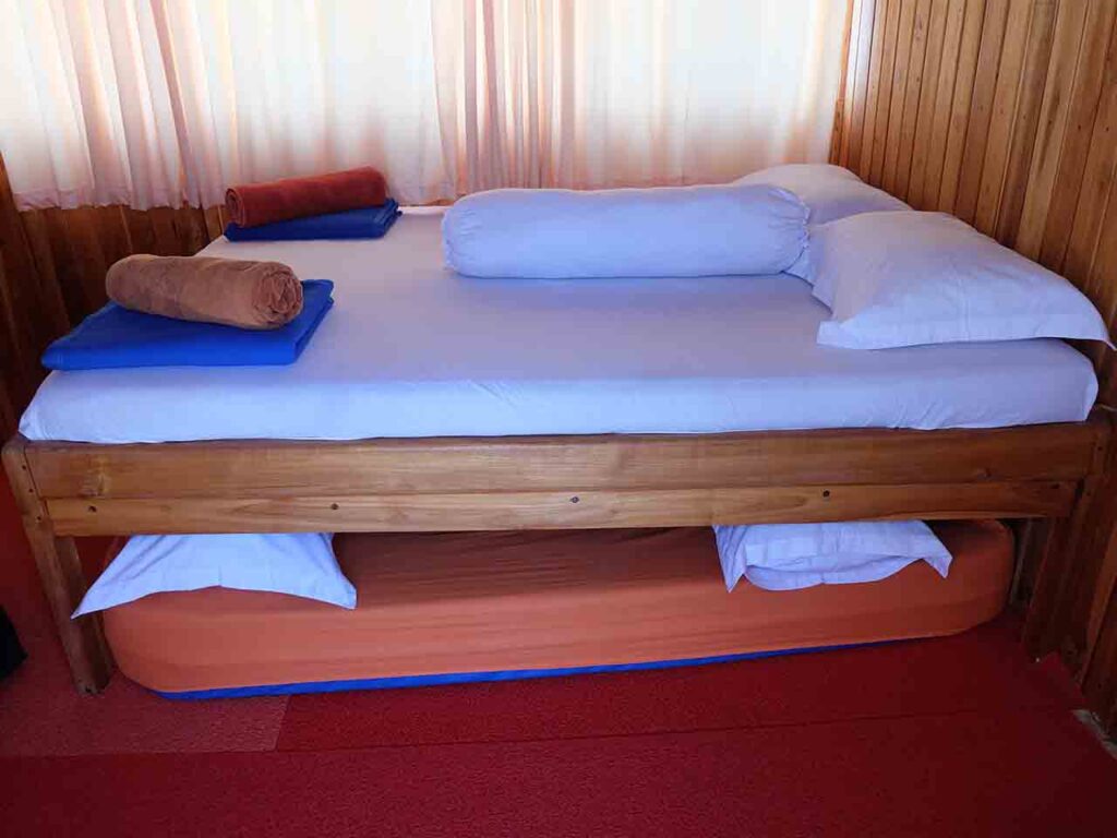 kapal phinisi