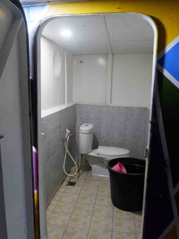wc kapal