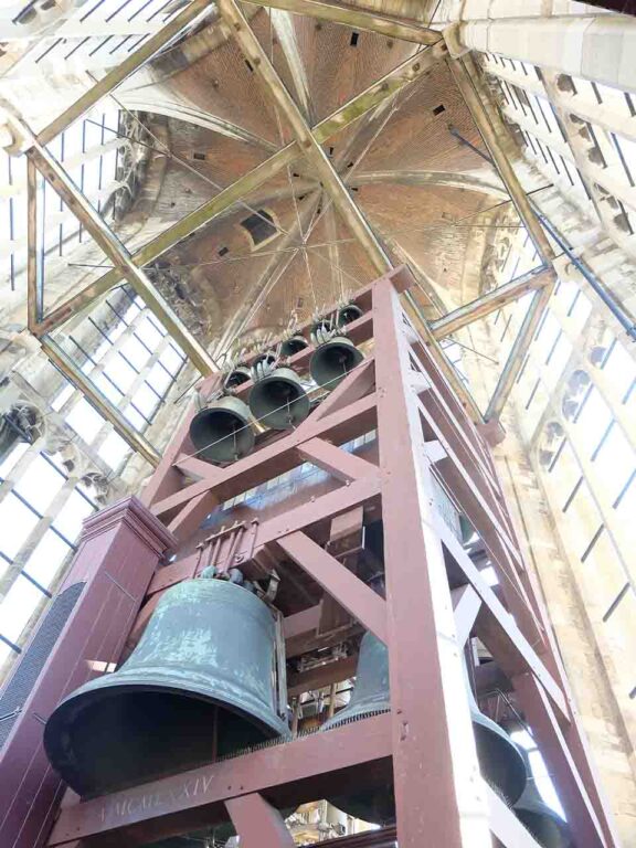 bell dom tower