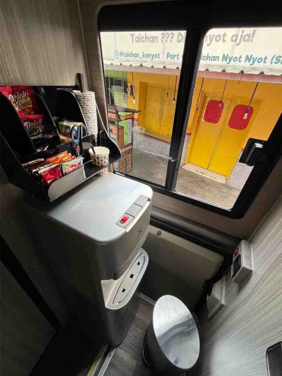 smoking room di bus