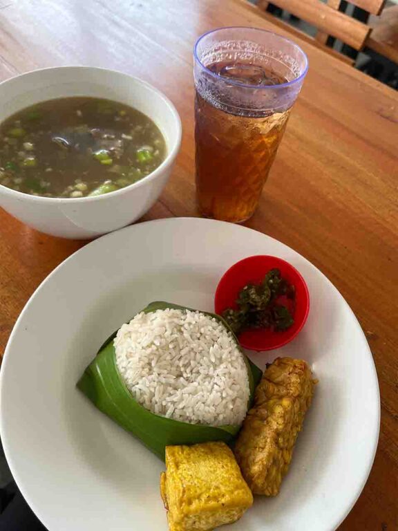 makanan di bus